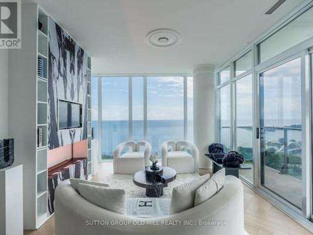 2505 The Queensway, Toronto, ON, M6S 5B3 condo for sale | Listing ID W13651 | Royal LePage