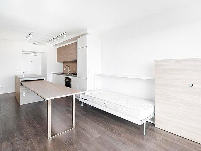 $2500 1 Bed/1 Bath Condo Stunning View! High Floor!
