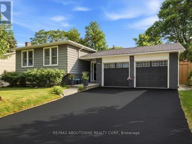 2501 Yarmouth Crescent, Oakville, ON, L6L 2M9 house for sale | Listing ID W13587 | Royal LePage