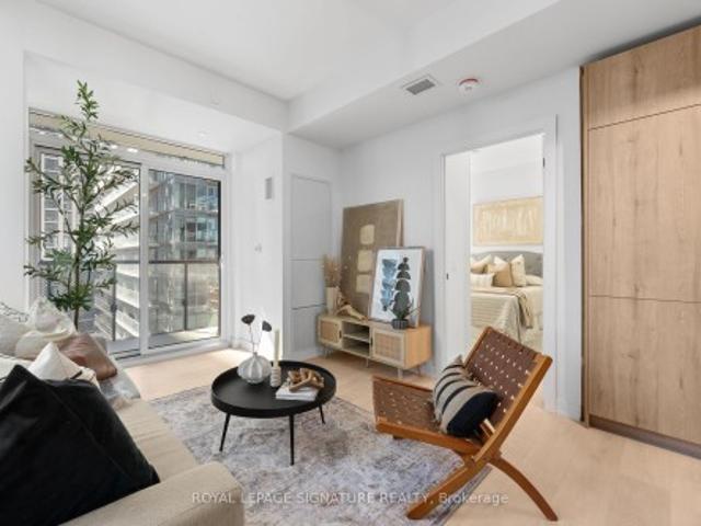 2502 Broadway Avenue, Toronto, ON, M4P 1V3 condo for sale | Listing ID C13491 | Royal LePage