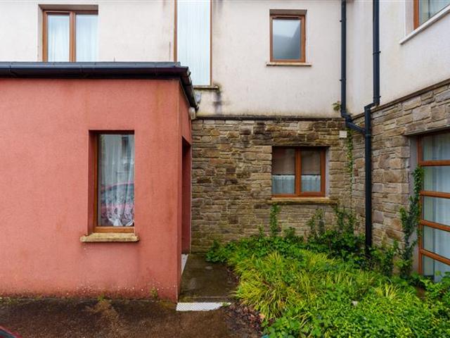 250,000 | 21 Oakridge, Meadowlands, Macroom, Cork ERA Downey McCarthy 4986 MyHome. Ie Residential