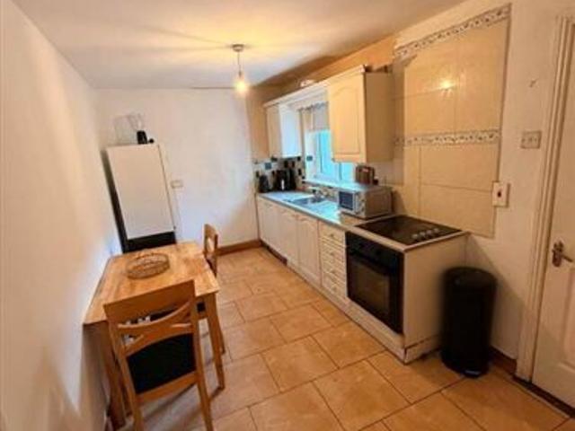 250,000 | 7 Parkmore Manor, Roscrea, Tipperary REA Seamus Browne 4998 MyHome. Ie Residential