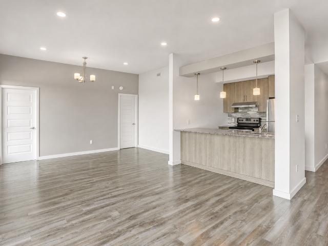 250 260 270 Maisonneuve 2 Bedroom Apartment for Rent at 260 Boul Maisonneuve, Gatineau, QC J8X 3N8 Hull/Quartier de I'Oree du Parc
