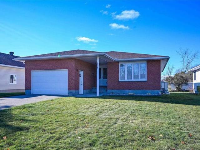 250 GLENWOOD Crescent