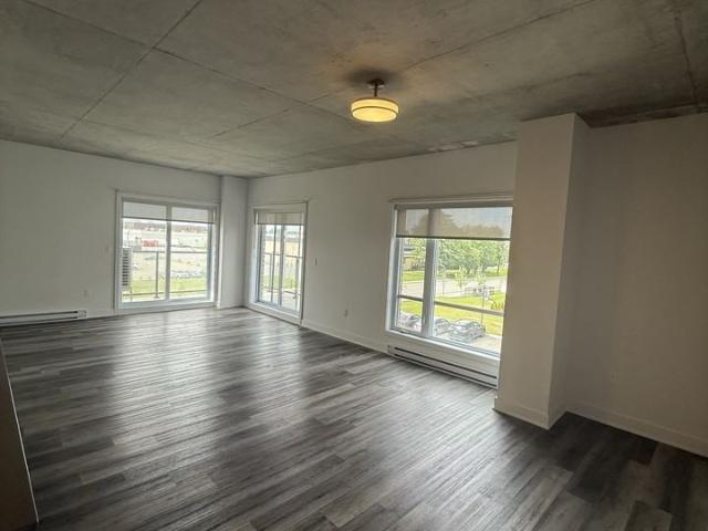 250 Hymus 2 Bedroom Apartment for Rent at 250 Boul Hymus, Pointe Claire, QC H9R 0G6 Seignory