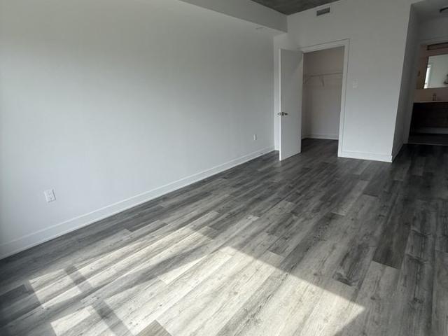 250 Hymus 2 Bedroom Apartment for Rent at 250 Boul Hymus, Pointe Claire, QC H9R 0G6 Seignory