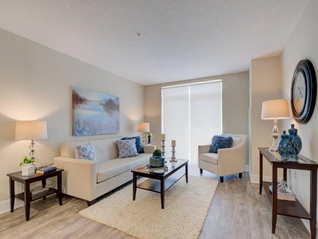 250 Oakland Avenue Studio Apartment for Rent at 250 Oakland Ave, London, ON N5W 0C1 East London