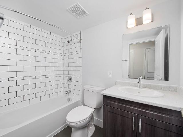 250 Lake Street Studio Apartment for Rent at 250 Lake St, St. Catharines, ON L2R 5Z4 York Haig