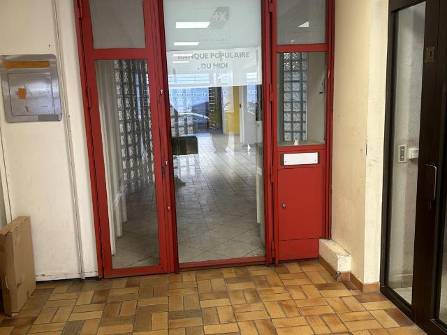 250 M2 À Alès, Murs Professionnel Libre 250m² Alès