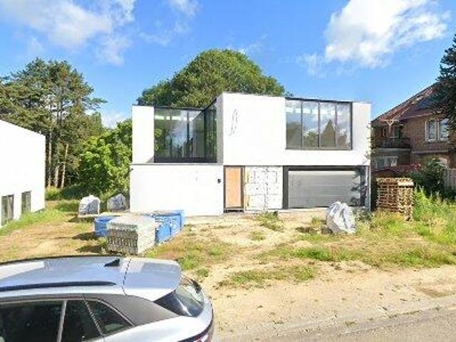 250 m2 apartment for rent in Wemmel