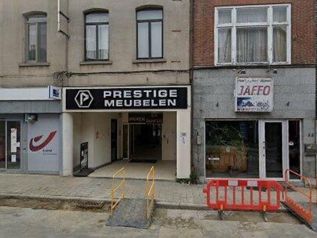 250 m2 office space for rent in Temse