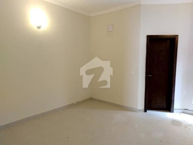 250 Square Yards Town House 6 Bed With DD West Open Front View Pechs Block 2 Khalid Bin Waleed Road