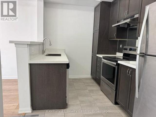 329 250 Sunny Meadow Boulevard, Brampton, ON, L7A 0A1 townhouse for lease | Listing ID W12251 | Royal LePage