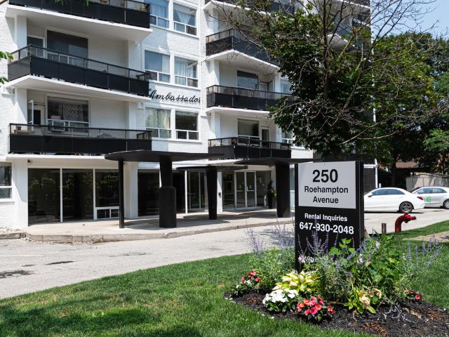 250 Roehampton Avenue Studio Apartment for Rent at 250 Roehampton Ave, Toronto, ON M4P 1R9 North Toronto