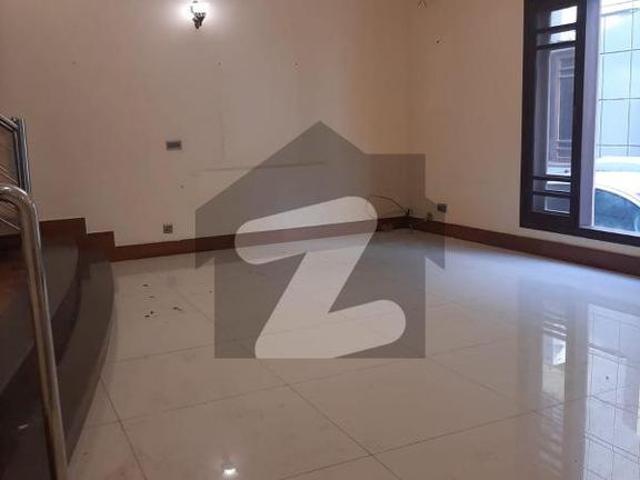 250 yards boundary wall townhouse for sale near ismaili jammat khana clifton block 7 zone a