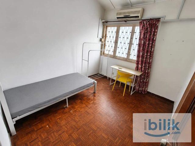 250m to Taman Bahagia LRT | Room For Rent @ SS2 Petaling Jaya