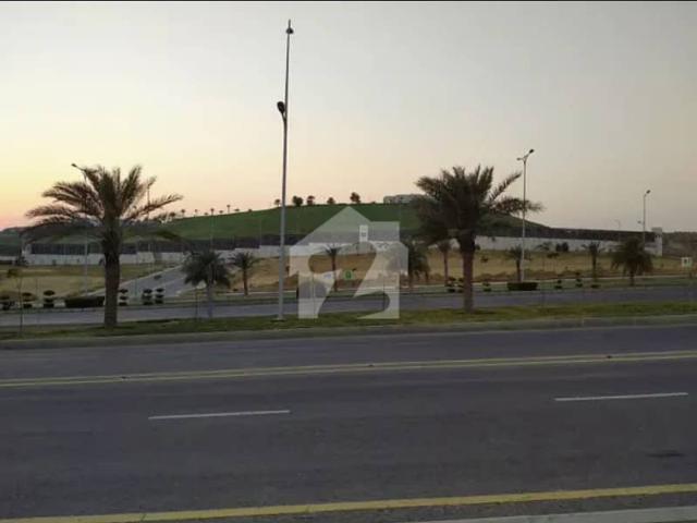 250sq Yd Plot FOR SALE At Precicnt 16. Easy Access To Jinnah Avenue. Facing Grand Jamia Mosque
