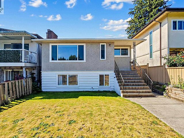 2514 E 27th Avenue Vancouver, British Columbia