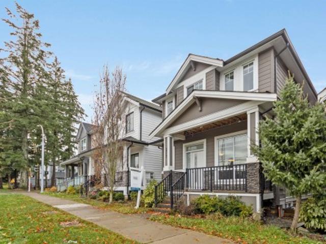 2517 Street, Surrey, BC, V3Z 0A7 house for sale | Listing ID R3143 | Royal LePage