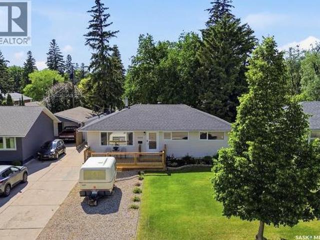 2510 Lansdowne Avenue, Saskatoon, SK, S7J 1H4 house for sale | Listing ID SK039552 | Royal LePage
