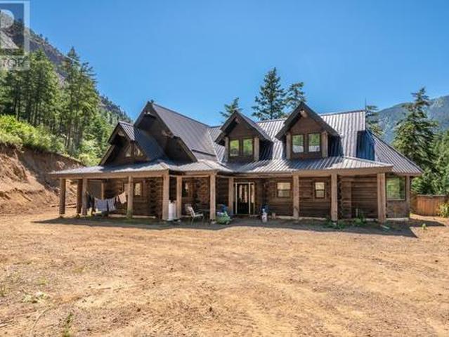 2513 Green Mountain Road, Penticton, BC, V2A 0E6 house for sale | Listing ID 10326 | Royal LePage