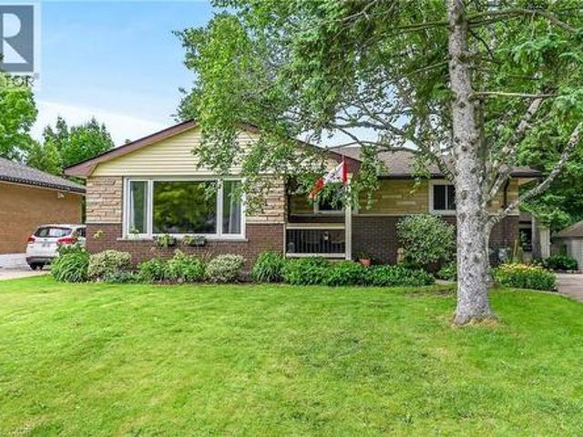 251 Mackenzie Crescent, Caledonia, ON, N3W 1A7 house for sale | Listing ID 40840 | Royal LePage