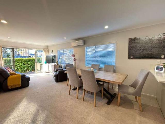 25/1 Piriti Drive, Te Atatu Peninsula, Waitakere City