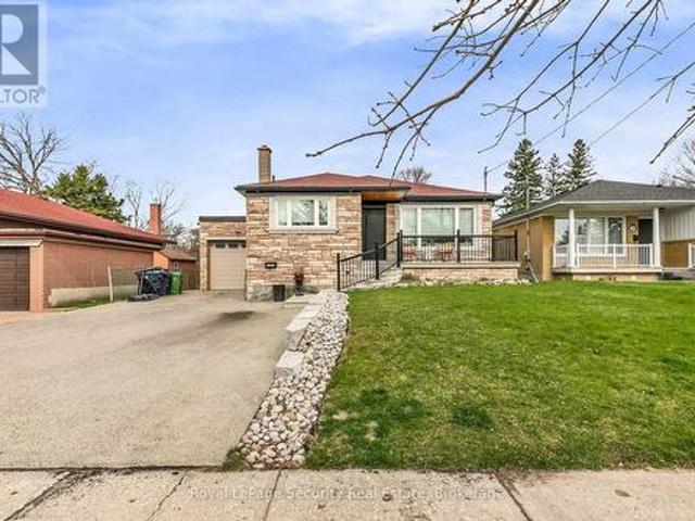 251 Thistle Down Boulevard, Toronto, ON, M9V 1K6 house for sale | Listing ID W12104 | Royal LePage