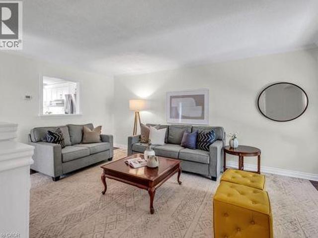2527 Mainroyal Street, Mississauga, ON, L5L 1E1 house for sale | Listing ID 40838 | Royal LePage