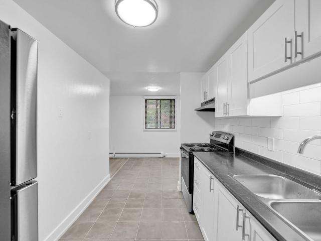 252/256 St Andrews Apartments 2 Bedroom Apartment for Rent at 256 Hallman Apts, Cambridge, ON N1S 4T9 Southwood