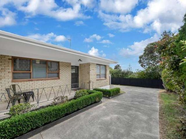 2/52 Butterworth Drive, Glendene, Waitakere City