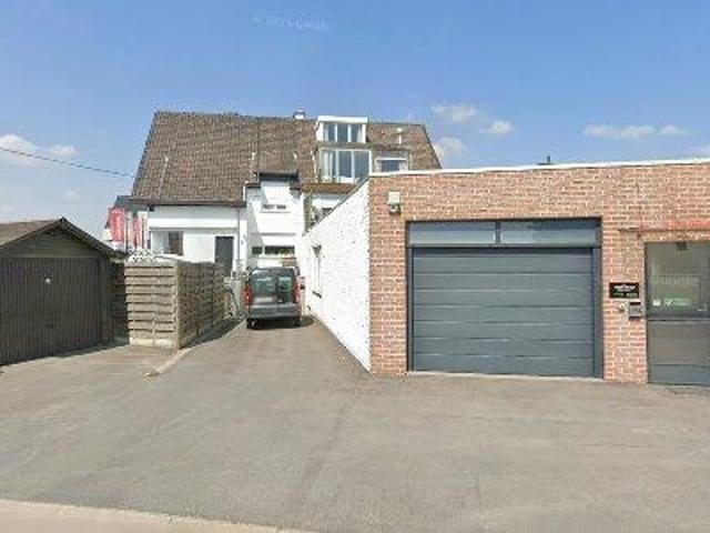 252 m2 office space for sale in Waregem