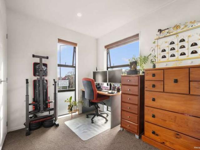 252C Great North Road, Henderson, Waitakere City