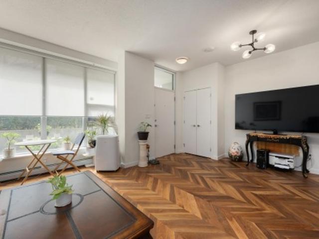 253 1 St Avenue W, Vancouver, BC, V5Y 0H4 townhouse for sale | Listing ID R3106 | Royal LePage