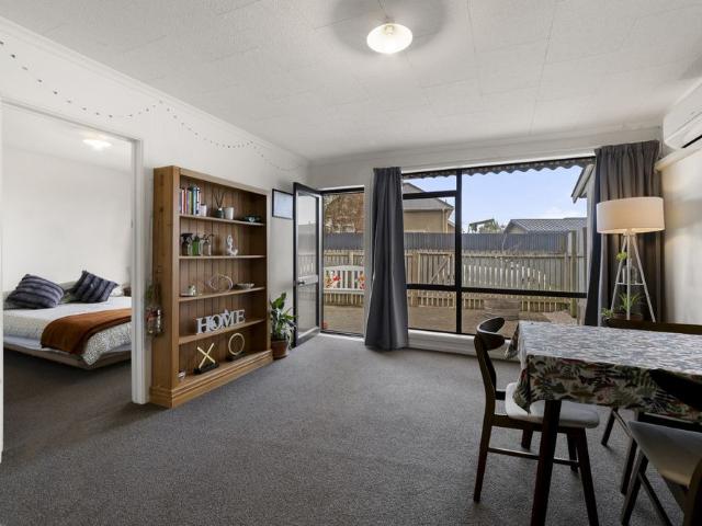 2/53 Grenville Street, Waltham