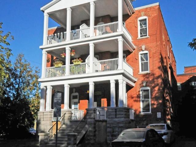 253 Daly Street