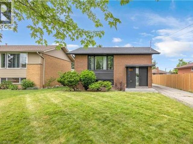 253 Fernwood Crescent, Hamilton, ON, L8T 3L7 house for sale | Listing ID 40845 | Royal LePage