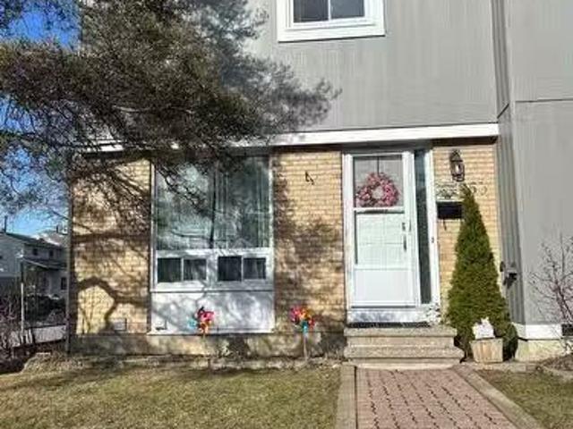 253 Thistledown Court, Ottawa, ON, K2J 1N2 townhouse for sal.