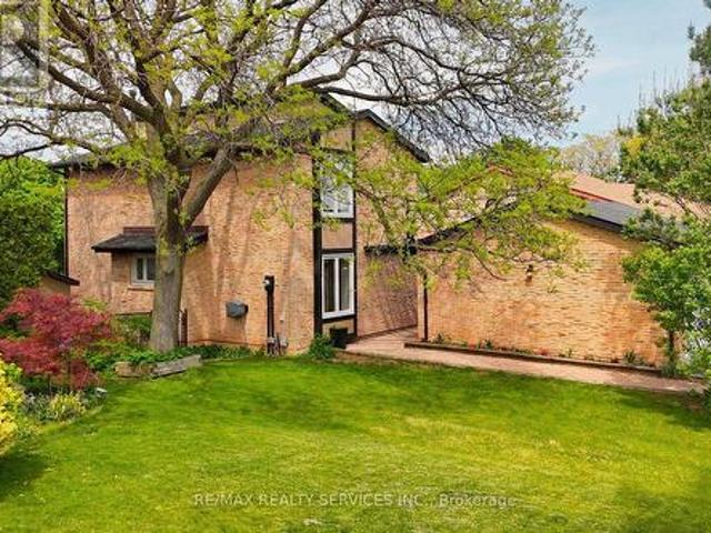 2545 Folkway Drive, Mississauga, ON, L5L 2J9 house for sale | Listing ID W13167 | Royal LePage