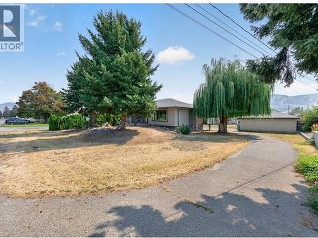 2545 Young Avenue, Kamloops, BC, V2B 4M9 house for sale | Listing ID 10398 | Royal LePage