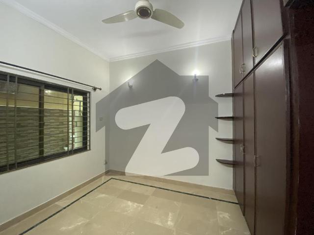 25*40 Double Storey House Available For Rent G 13/4 Ideal Location G 13