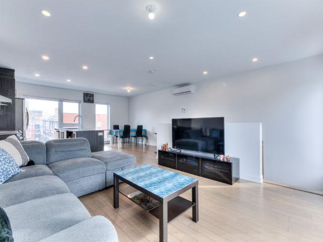 2541 Rue de Rouen #203, Montréal Ville Marie, H2K1M5