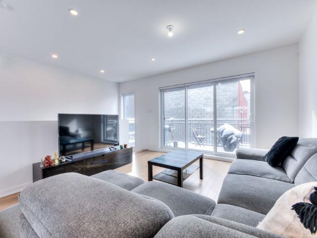 2541 Rue de Rouen #203, Montréal Ville Marie, H2K1M5
