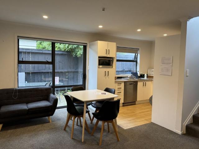 2/54 Rm C Cook Street