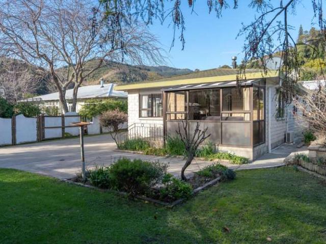 2/54B Bronte Street, Nelson