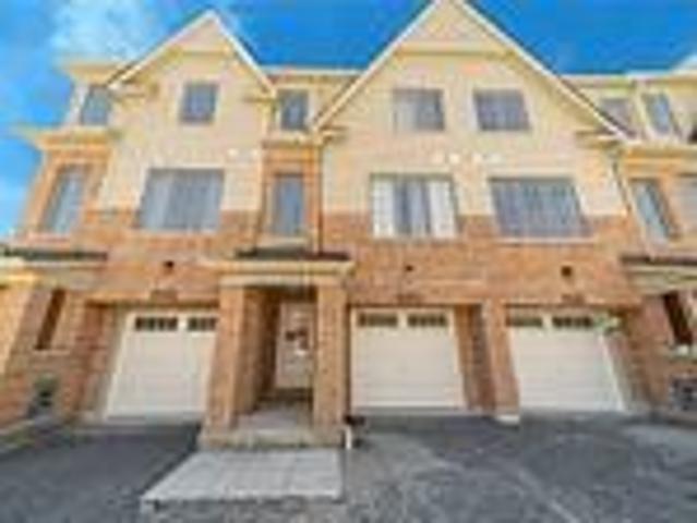 2554 Earleville Path, Oshawa | 3Beds/3Bath, Townhouse, $2,800/mo | Condos. Ca
