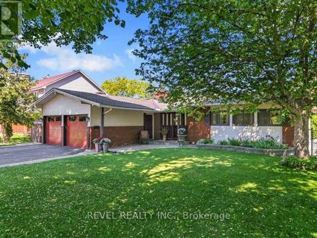 2555 Regina Street, Ottawa, ON, K2B 6X4 house for sale | Listing ID X13459 | Royal LePage