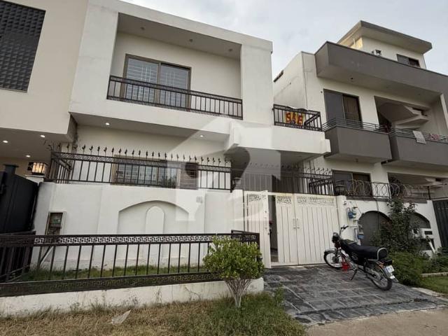25*50 5 Marla Triple Storey House