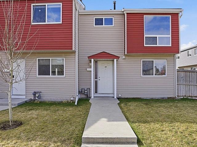 $255,000 For An End unit Townhouse Price To Sell!