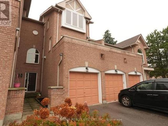 255 60 Barondale Drive, Mississauga, ON, L4Z 3N8 townhouse for sale | Listing ID W12036 | Royal LePage